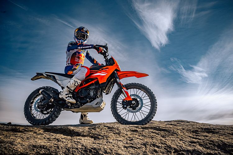 Dual-sport-KTM-2025-390-enduro-r-action-image-4-1